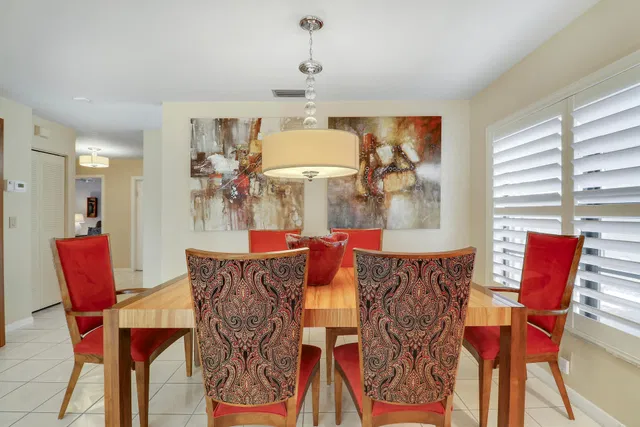 Residence photo 2