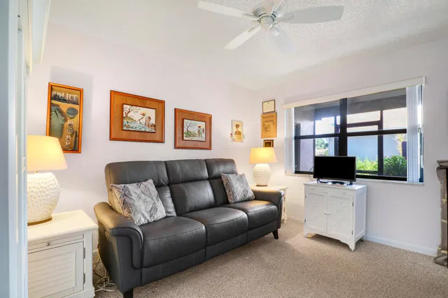 Residence photo 30