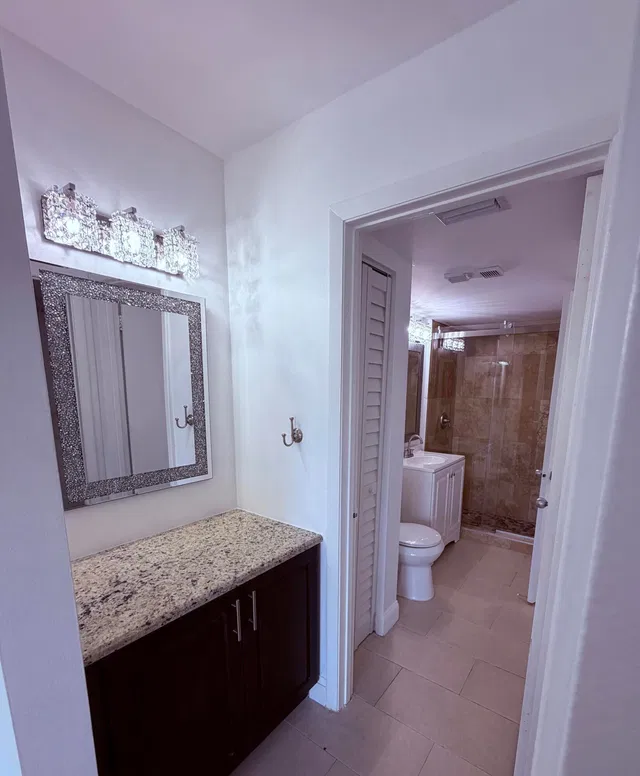 Unit B photo 14