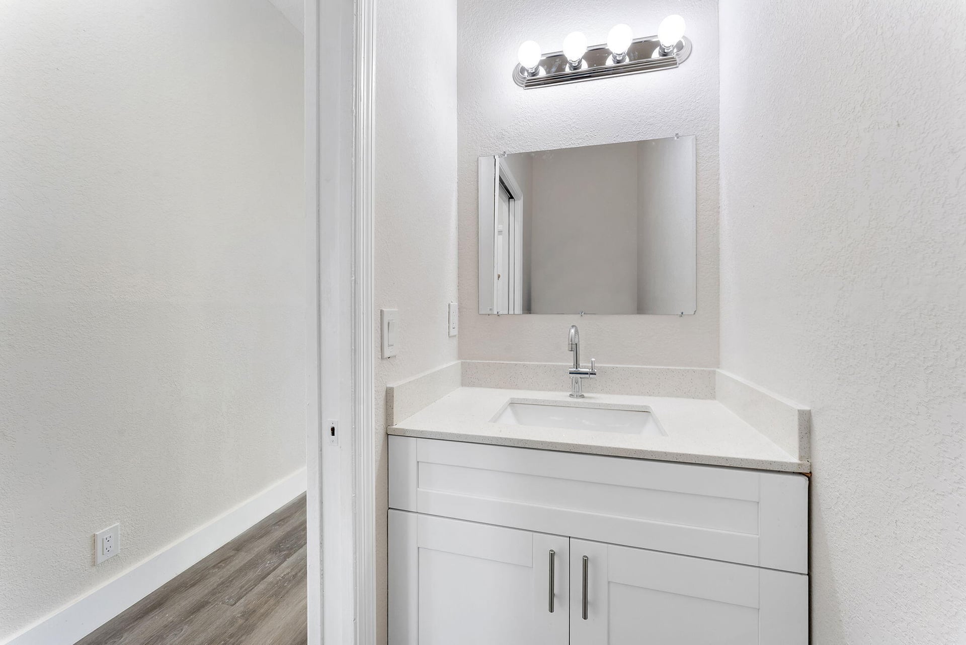 Residence photo 32