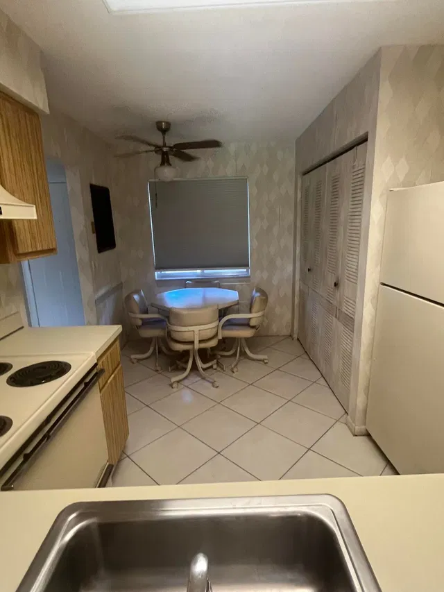  Unit #302 photo 5