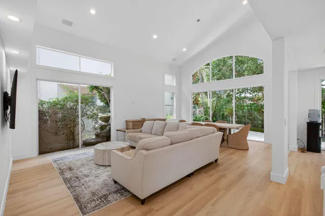 Residence photo 5