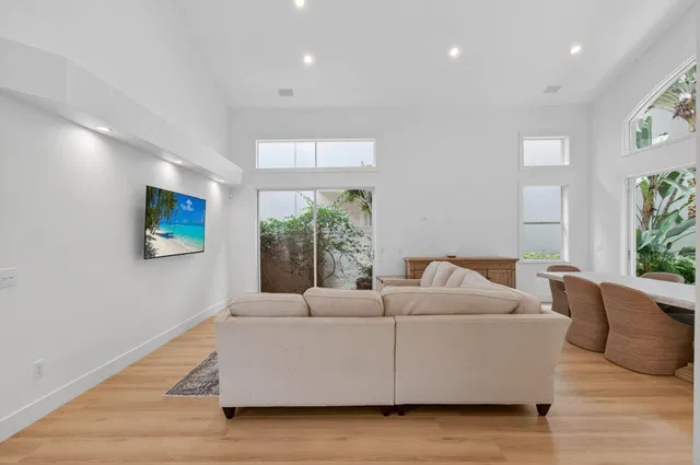 Residence photo 6
