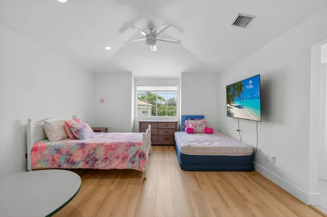 Residence photo 26