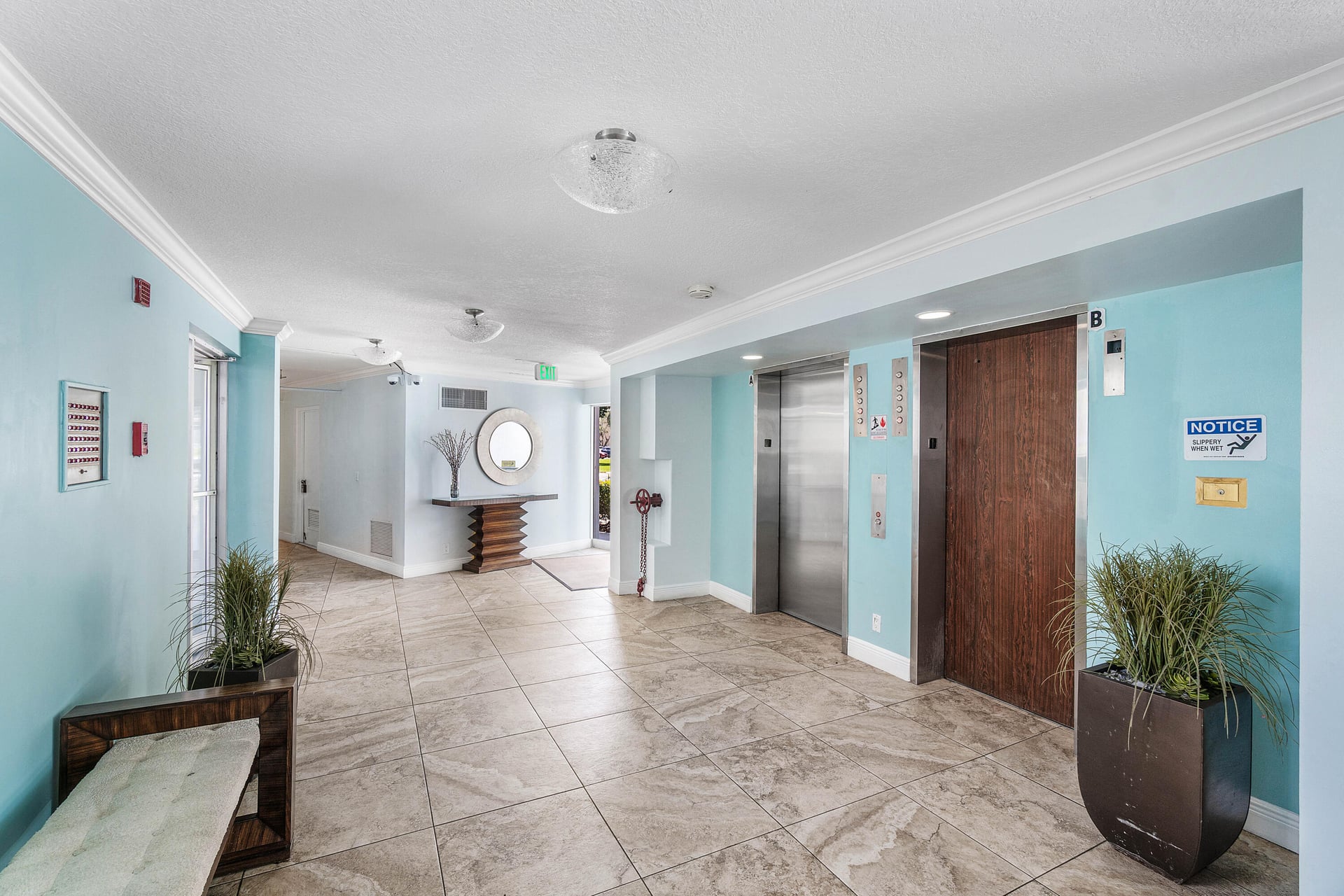 Unit 513 photo 4