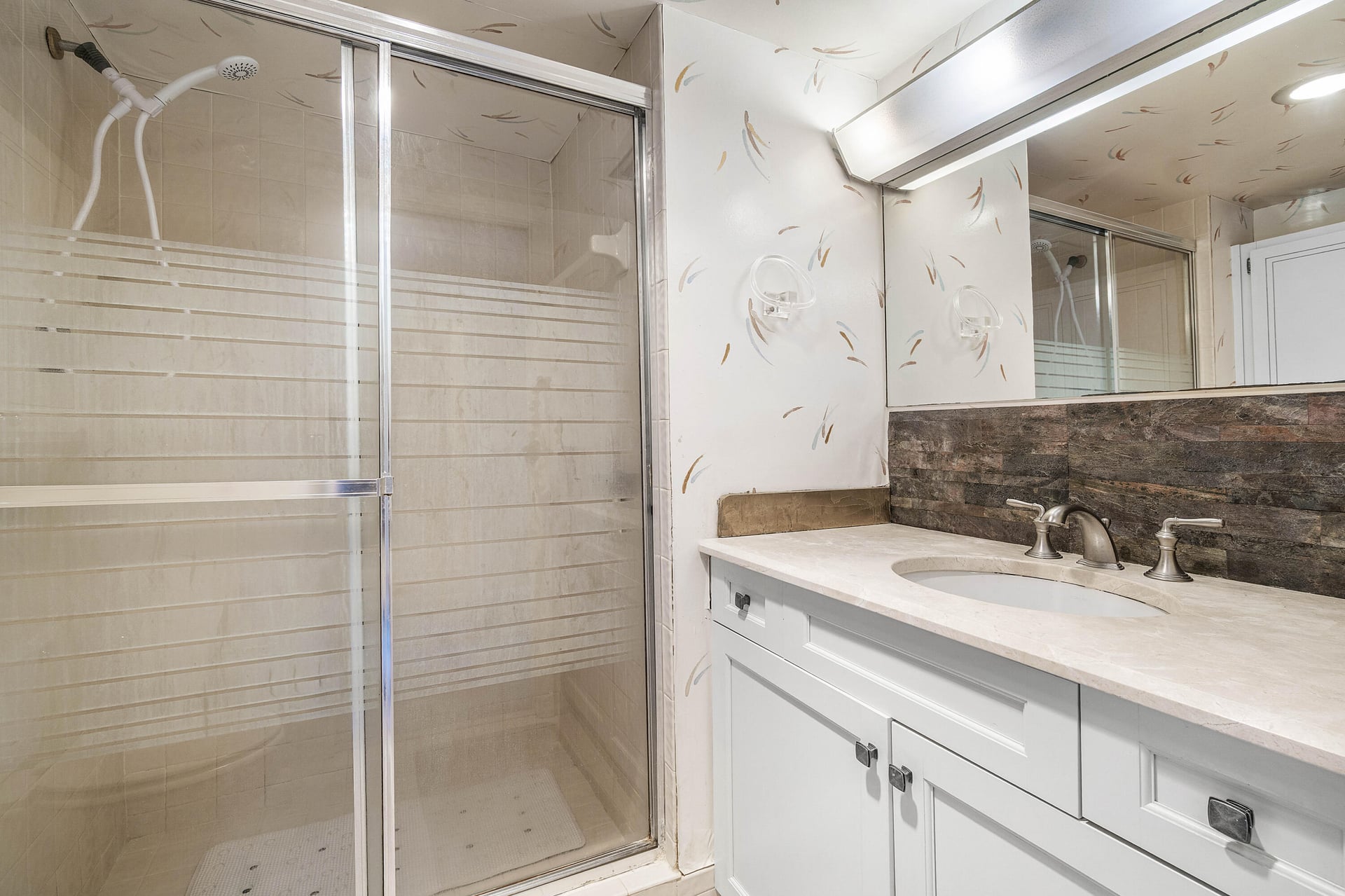 Unit 513 photo 27
