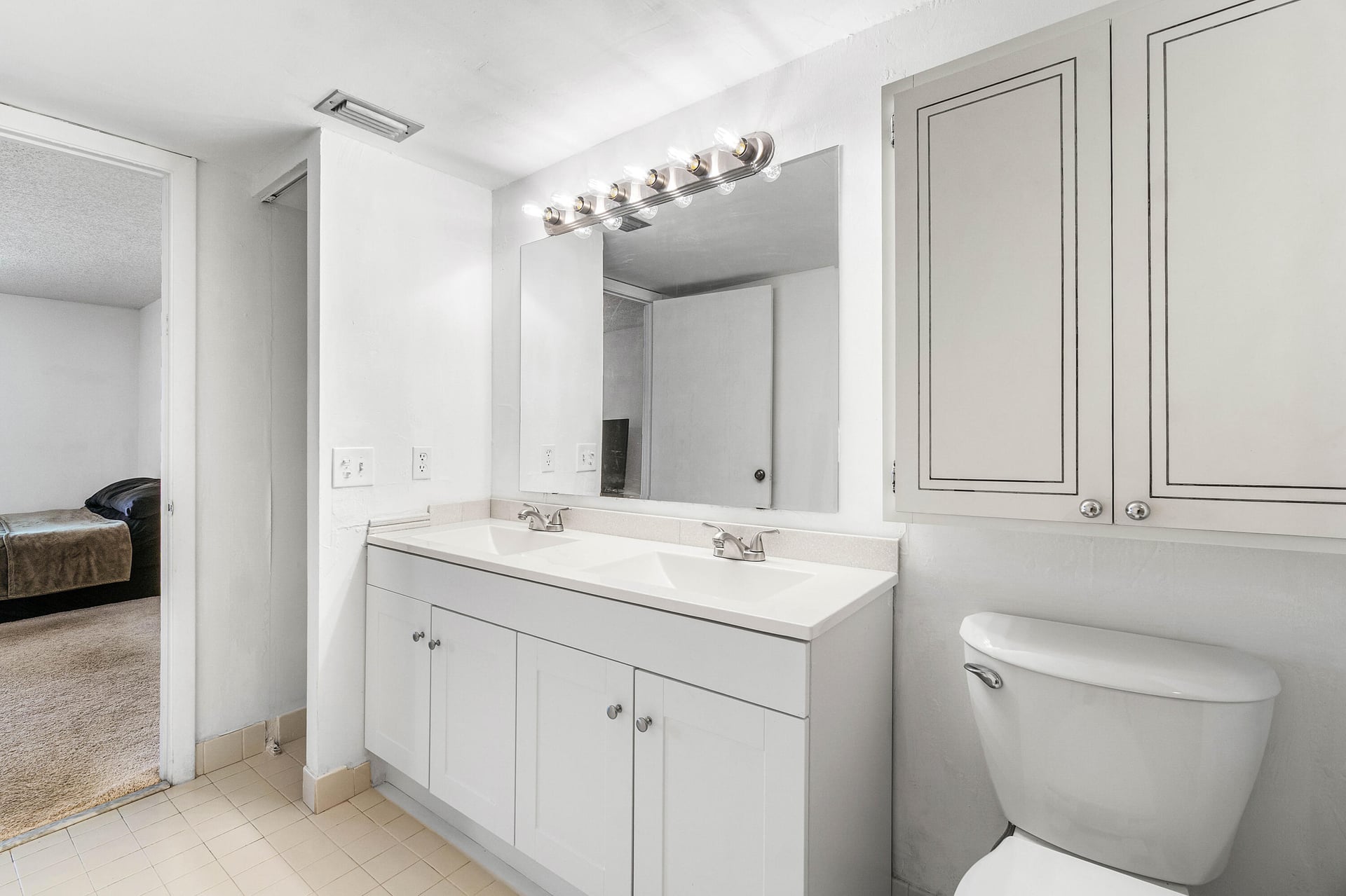 Unit 513 photo 32