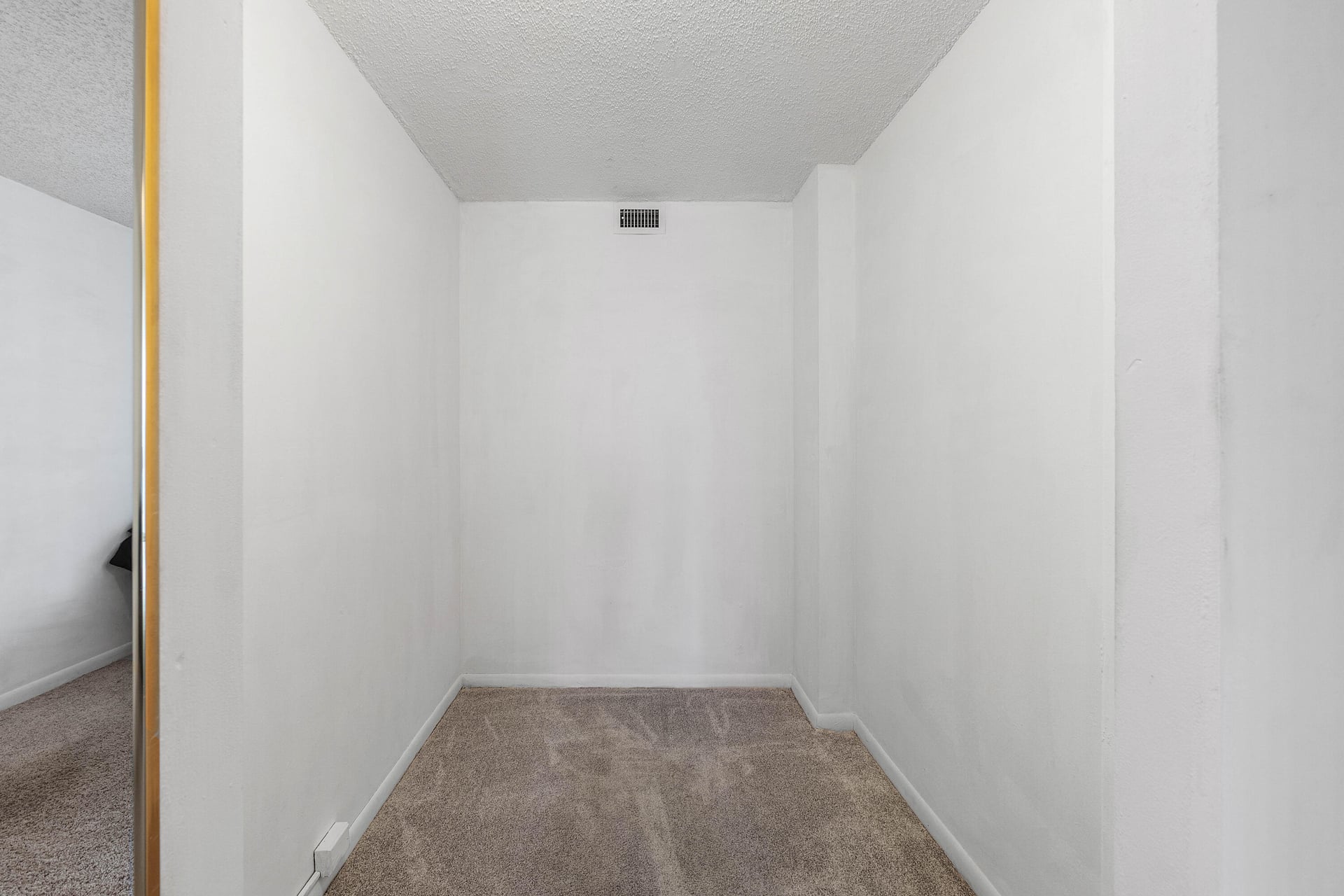 Unit 513 photo 34