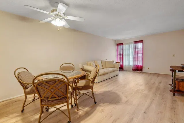 Unit 202 photo 9
