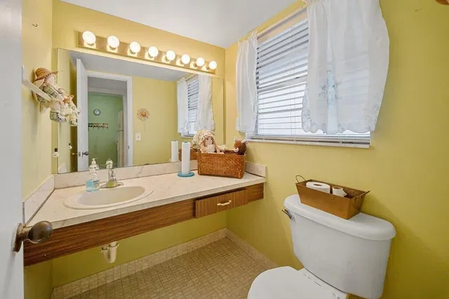 Unit 202 photo 11