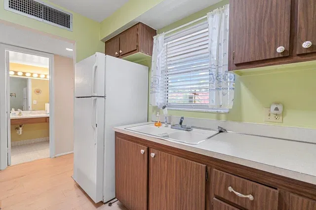 Unit 202 photo 15
