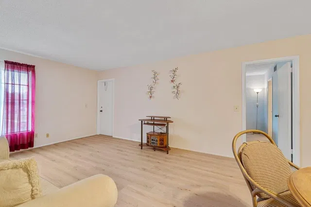 Unit 202 photo 20