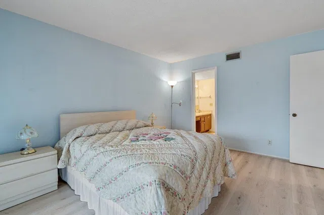 Unit 202 photo 29