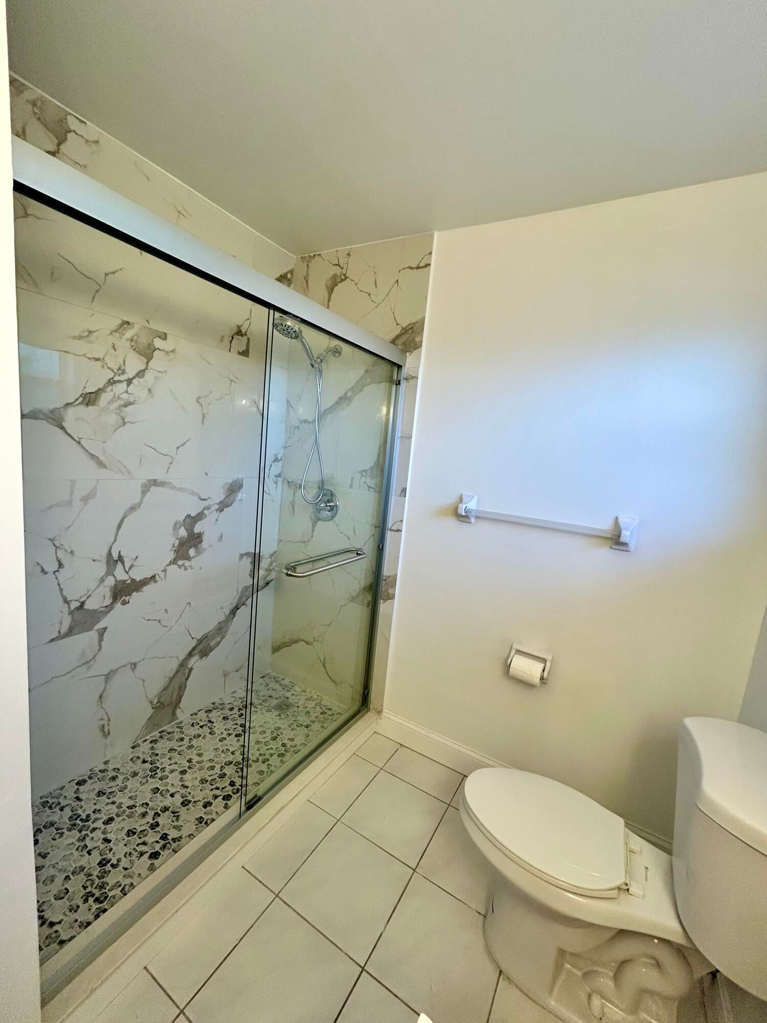 Unit C photo 11