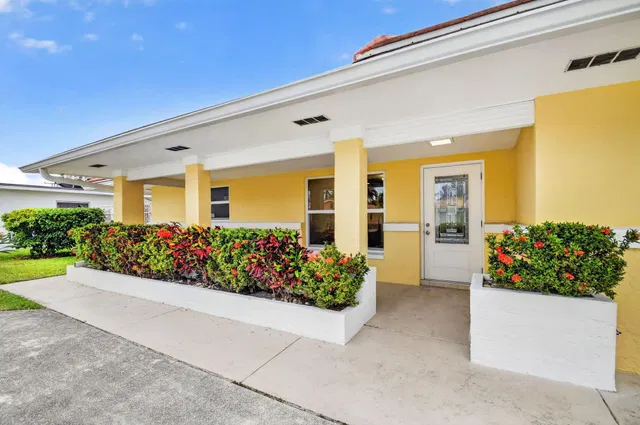 Singer Island Residence photo 8