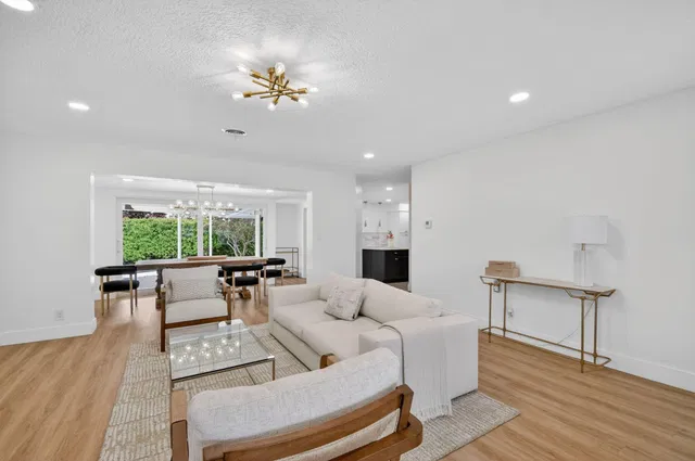 Singer Island Residence photo 9