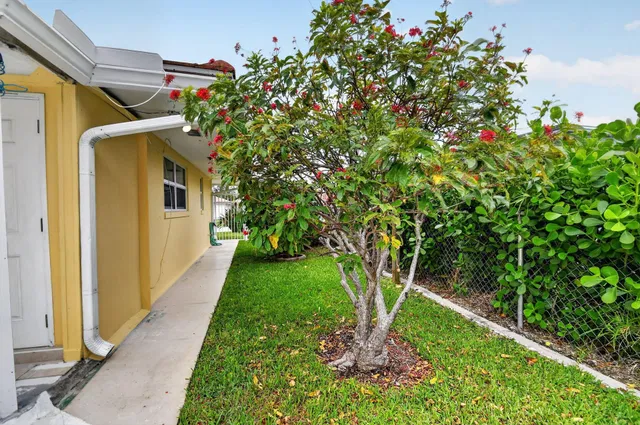 Singer Island Residence photo 23