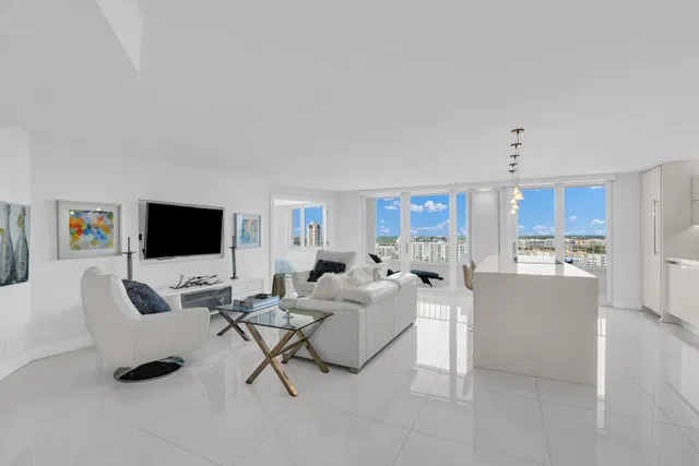 500 S Ocean Boca Unit 2209 photo 2