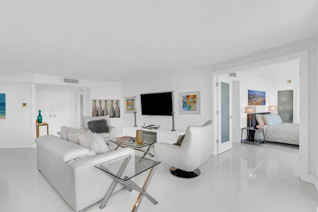 500 S Ocean Boca Unit 2209 photo 9
