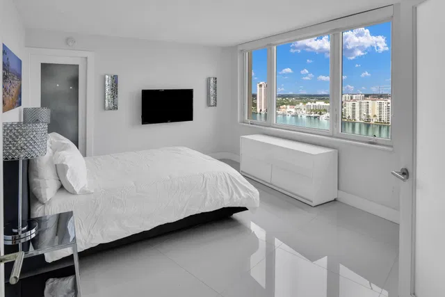500 S Ocean Boca Unit 2209 photo 17