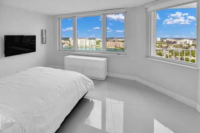500 S Ocean Boca Unit 2209 photo 18