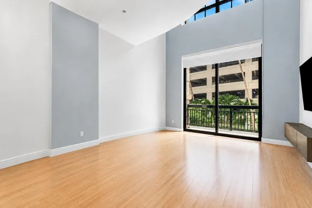 One City Plaza Unit 220 photo 2