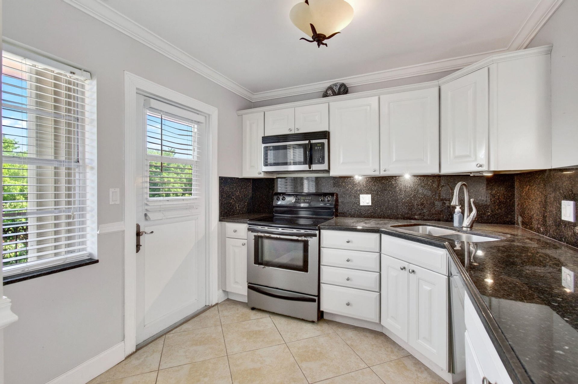 Unit V345 photo 14