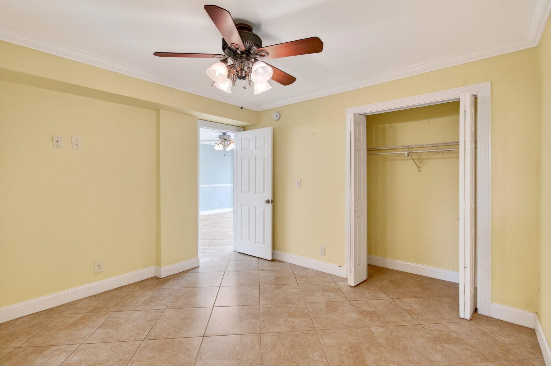 Unit V345 photo 24