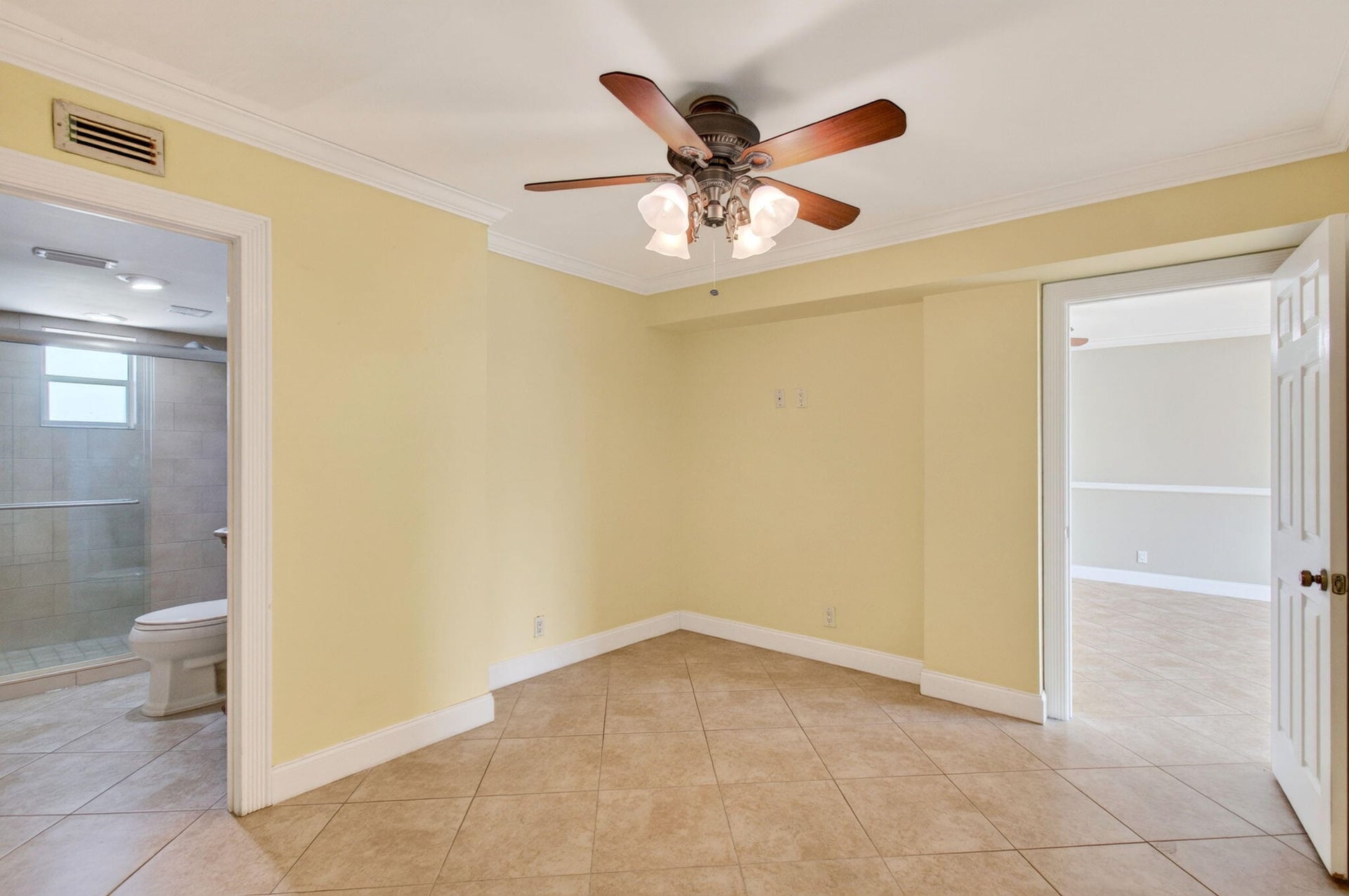 Unit V345 photo 29