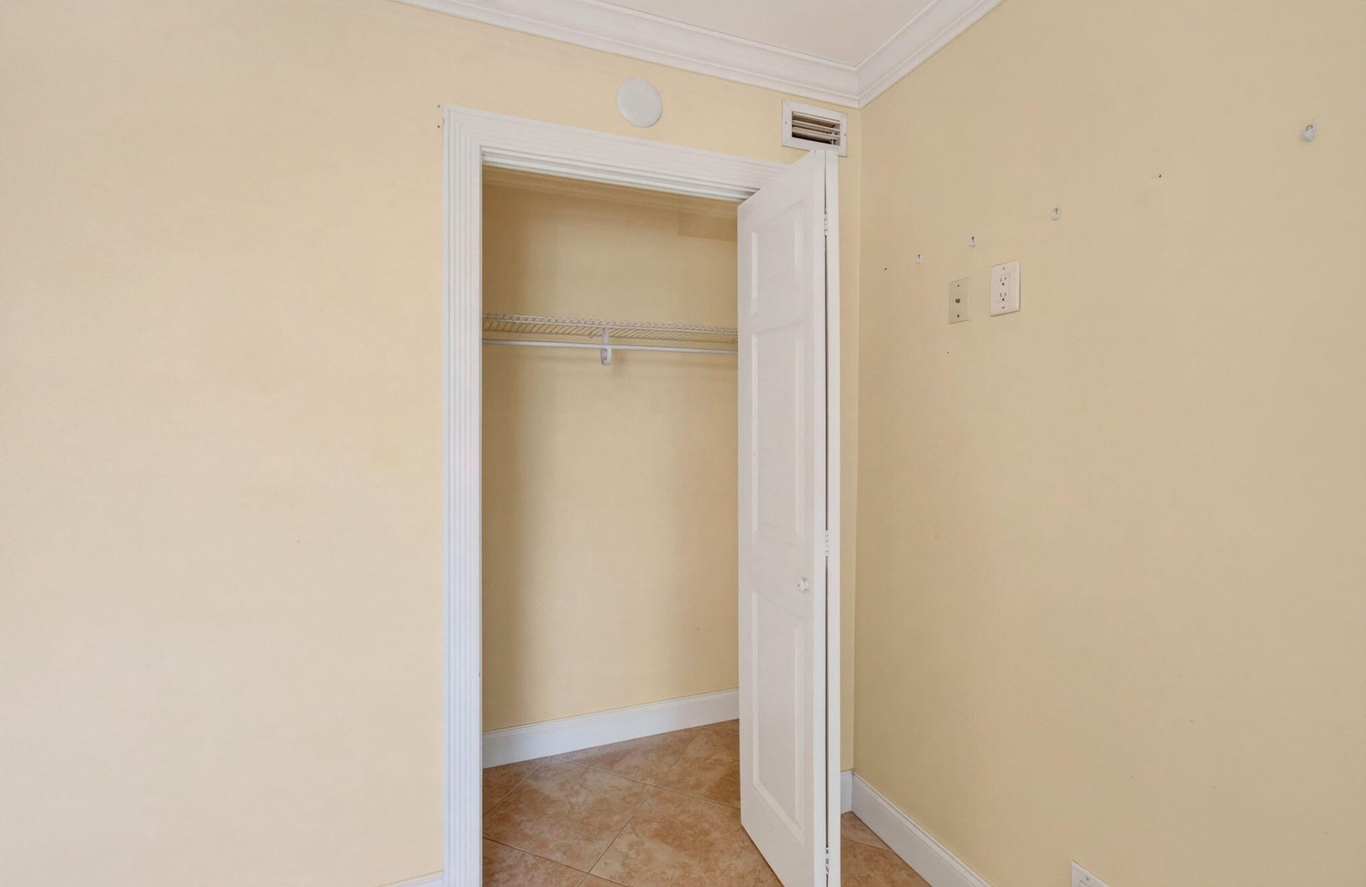Unit V345 photo 33