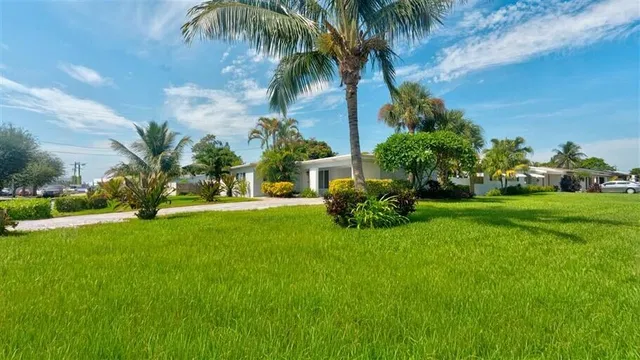 Residence photo 3