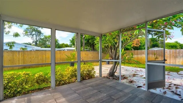 Residence photo 13