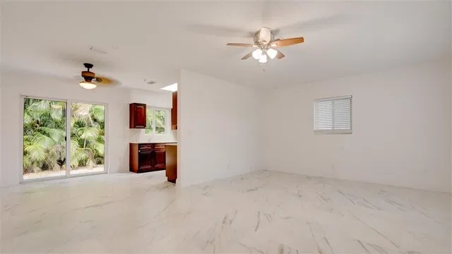 Residence photo 17