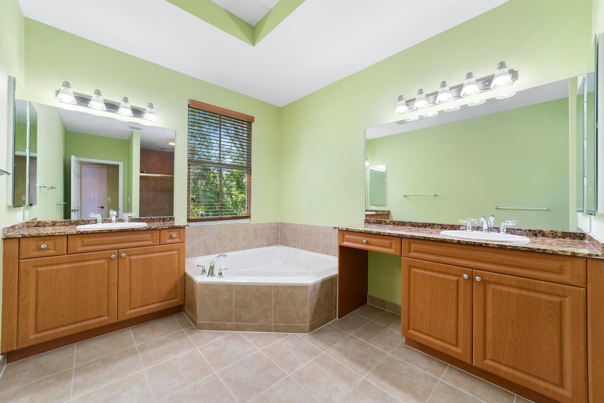 Residence photo 19