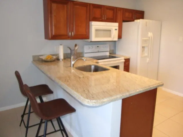 Unit V4 203 photo 5