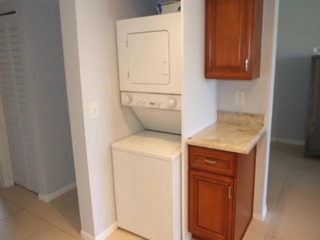 Unit V4 203 photo 10
