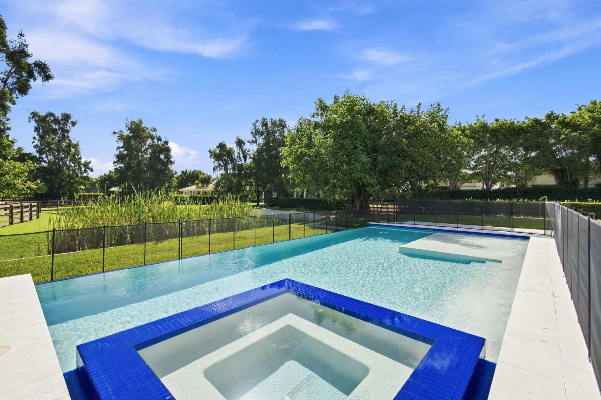 Saddle Trail Park Residence photo 5