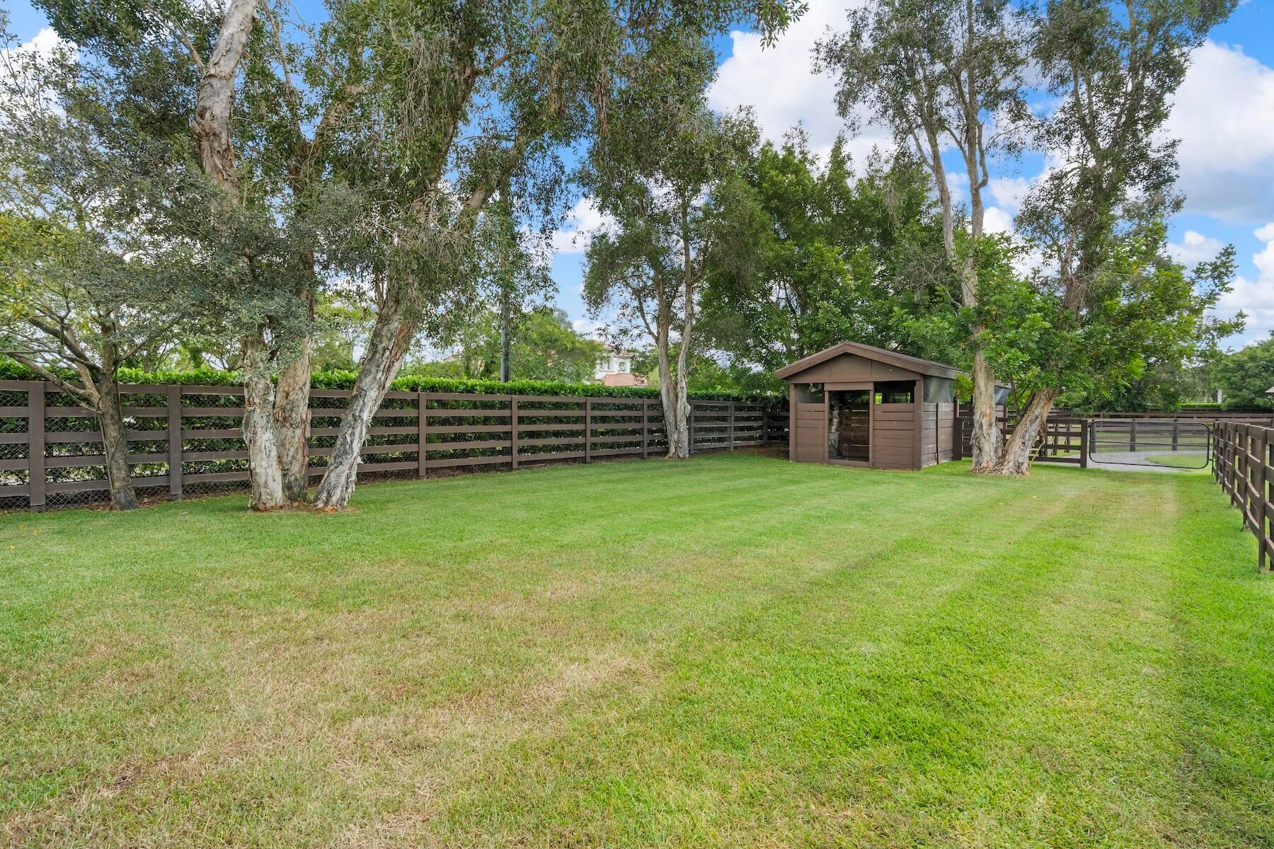 Saddle Trail Park Residence photo 41