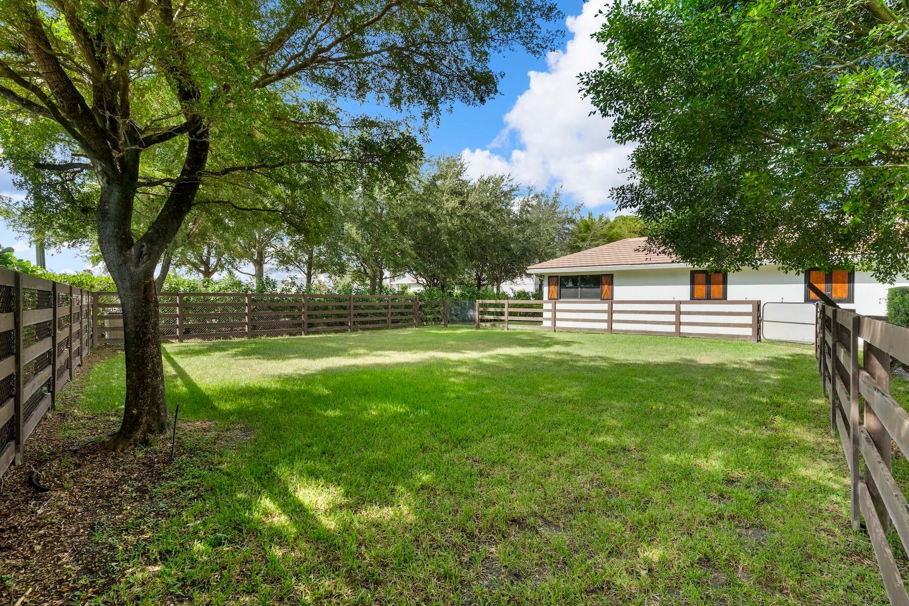 Saddle Trail Park Residence photo 44