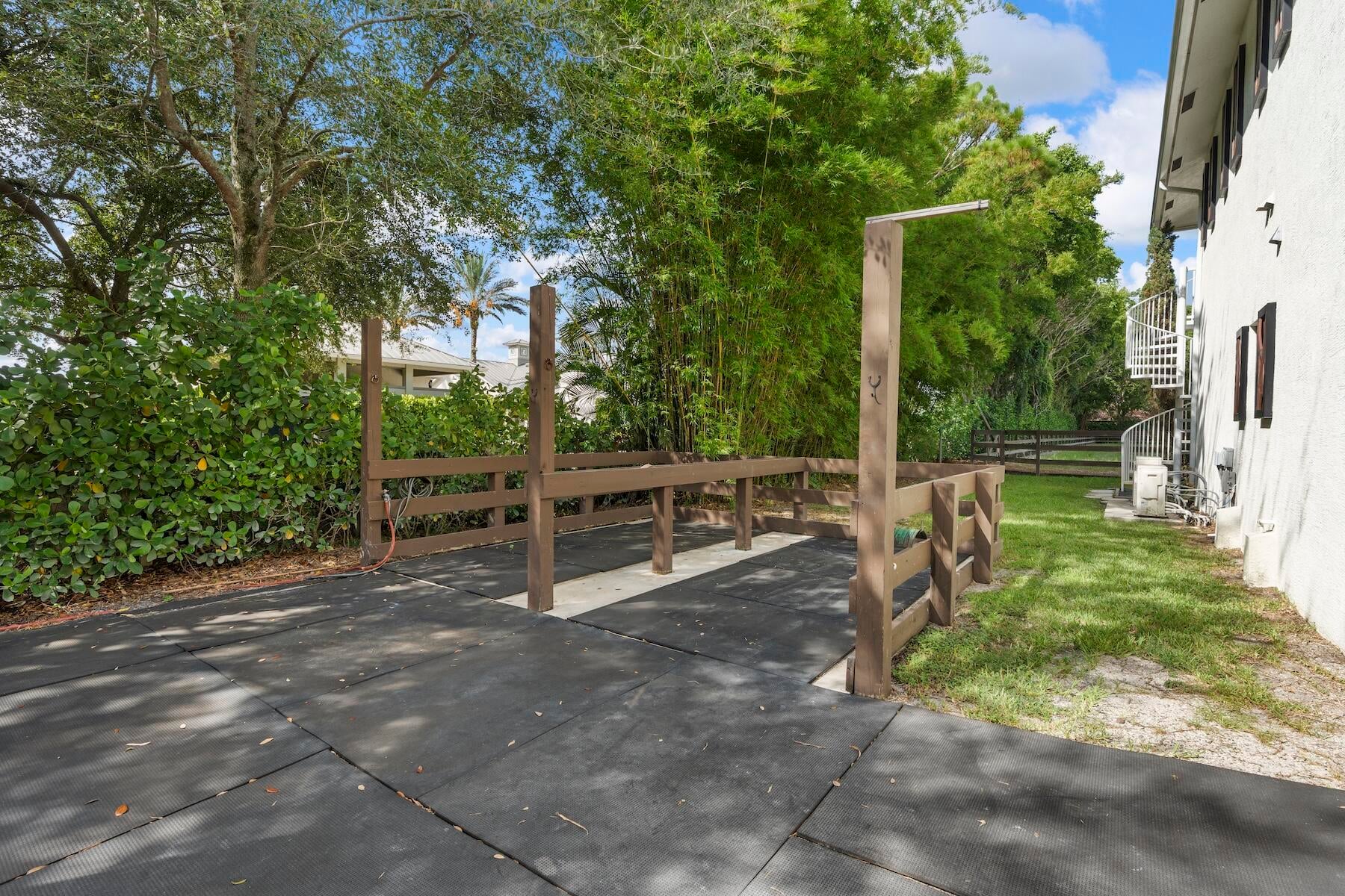 Saddle Trail Park Residence photo 46