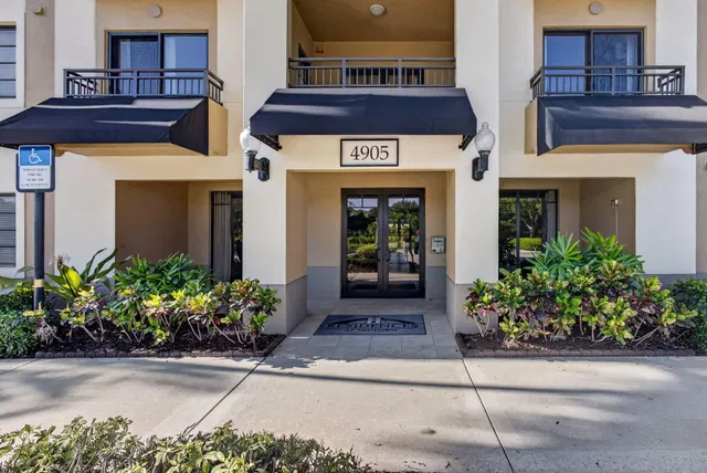Residences at Midtown Palm Beach Gardens Unit 2211 photo 3