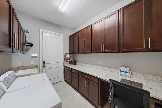 Residence photo 66