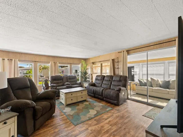  Residence photo 14