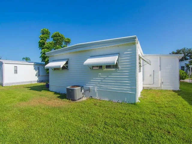  Residence photo 34