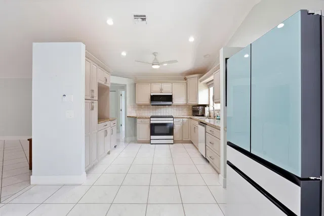  Residence photo 5