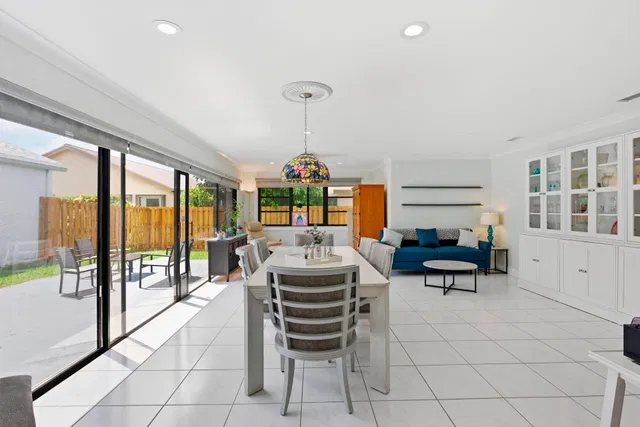  Residence photo 9