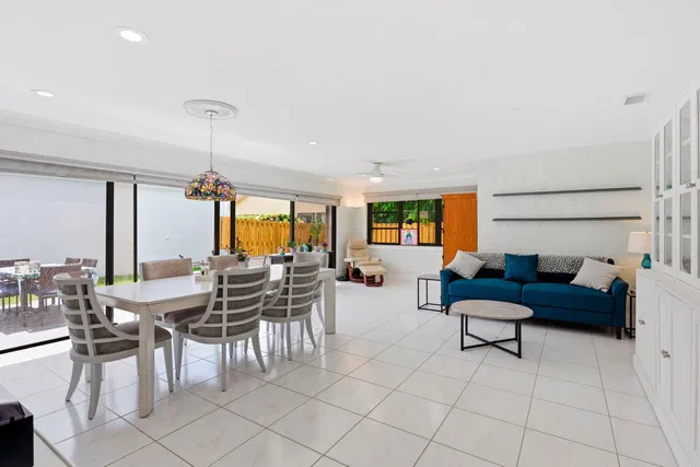  Residence photo 11
