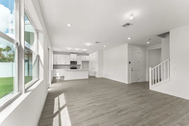 Residence photo 3