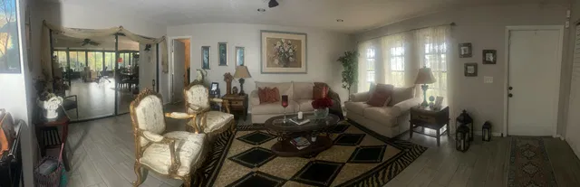 Residence photo 12