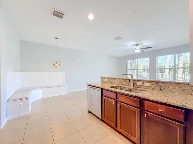 Residence photo 11